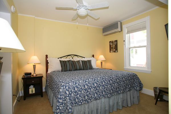 THE INNS AT GREENLE (Boothbay Harbor)